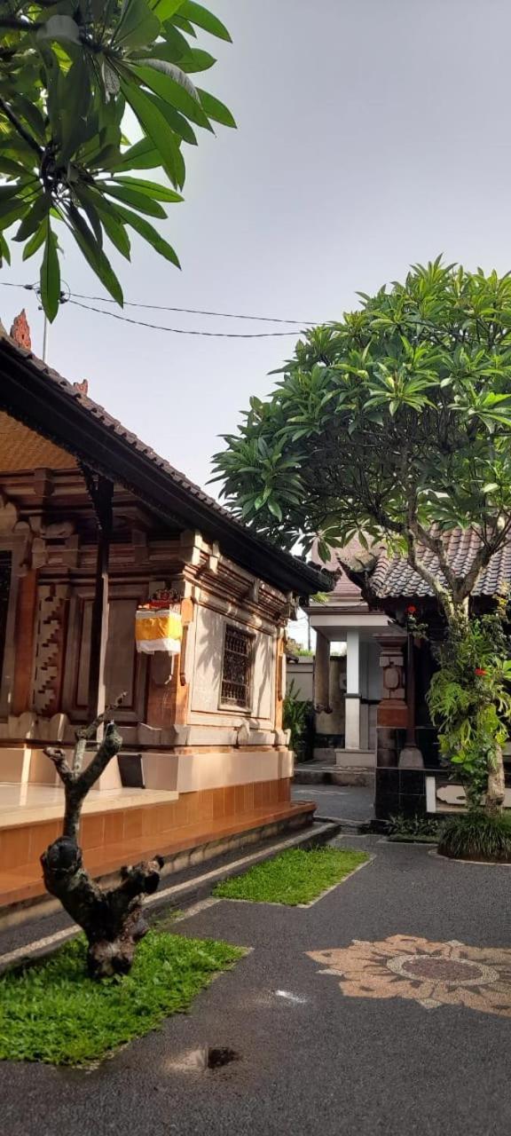 Nugraha Guesthouse 1 Убуд Екстер'єр фото