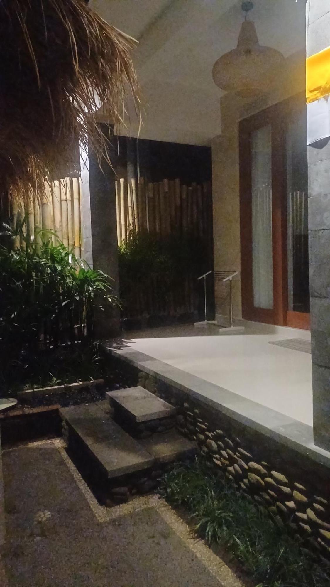 Nugraha Guesthouse 1 Убуд Екстер'єр фото