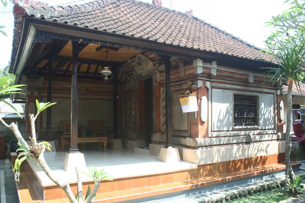 Nugraha Guesthouse 1 Убуд Екстер'єр фото